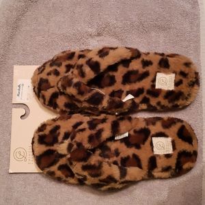 New Chinese Laundry thong slippers